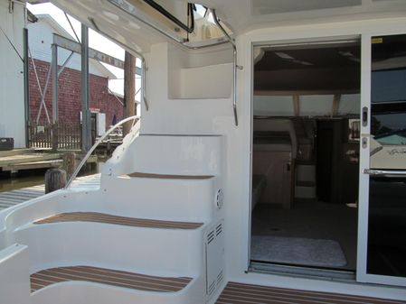 Sea Ray 400 Sedan Bridge image