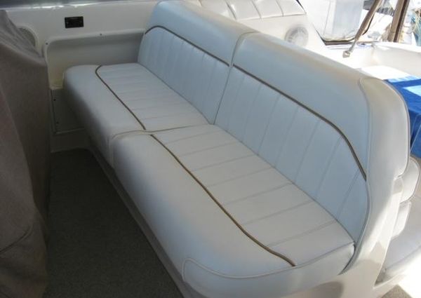 Sea Ray 330 Express Cruiser image