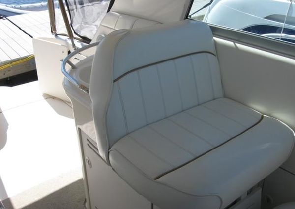 Sea Ray 330 Express Cruiser image