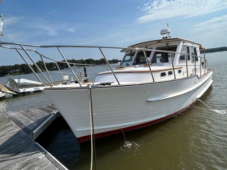 Halvorsen 32 Gourmet Cruiser image