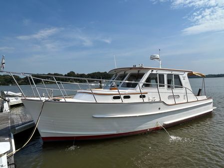 Halvorsen 32 Gourmet Cruiser image