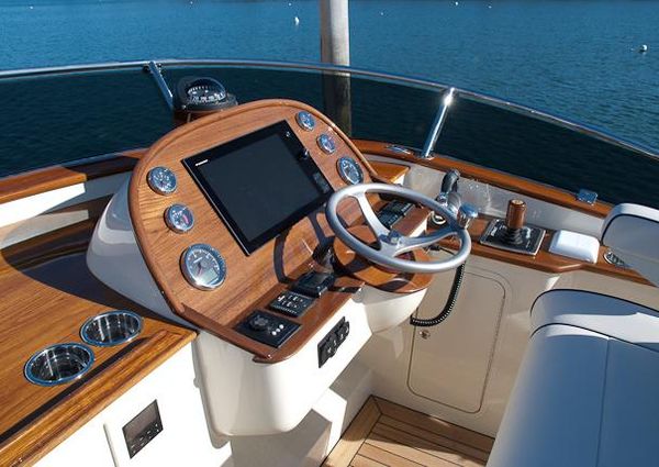 Hinckley Talaria 48 Flybridge image