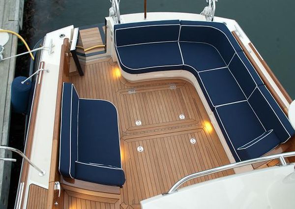 Hinckley Talaria 48 Flybridge image