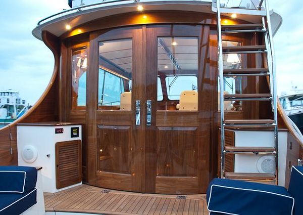 Hinckley Talaria 48 Flybridge image