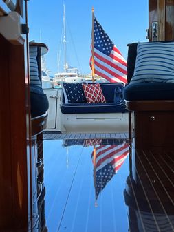 Hinckley Talaria 48 Flybridge image