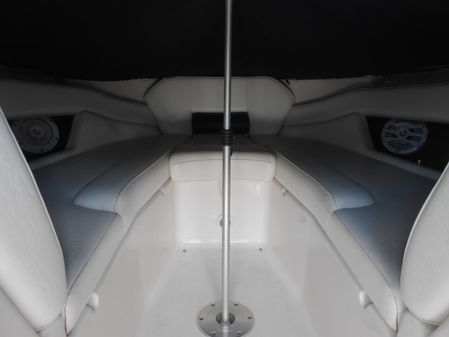 Regal 2700 Bowrider image