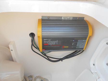 Regal 2700 Bowrider image