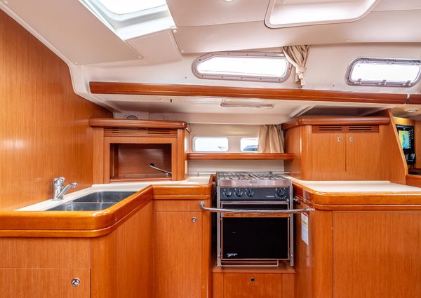 Beneteau 523 image