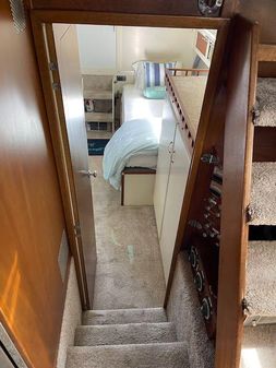 Tollycraft 40 Tri-Cabin image