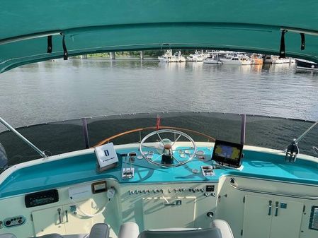 Tollycraft 40 Tri-Cabin image