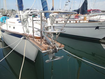 Endeavour 37 Sloop image