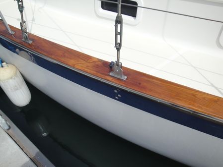 Endeavour 37 Sloop image