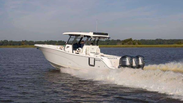 Sea Fox 368 Commander Center Console