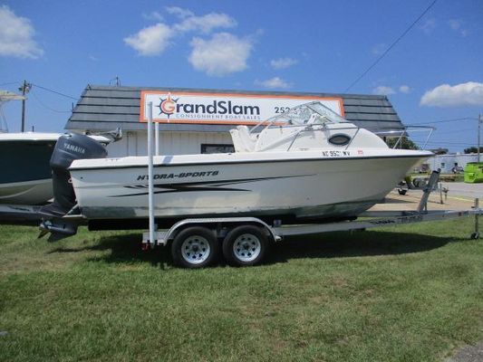 Hydra-Sports 212 WA - main image