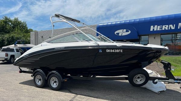 Yamaha Boats AR210
