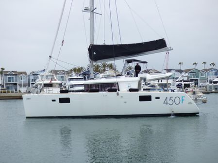 Lagoon 450 F image