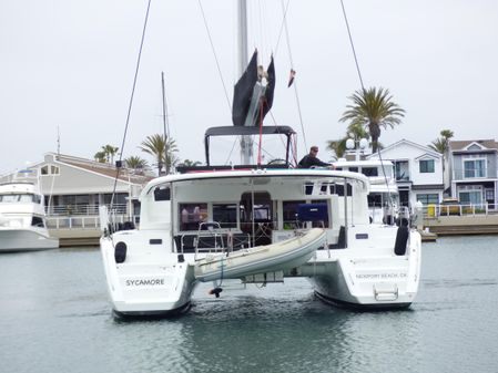 Lagoon 450 F image