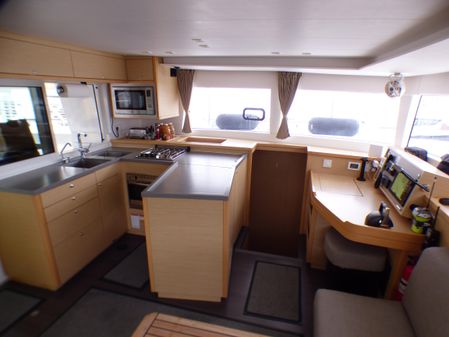 Lagoon 450 F image