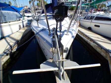 Hunter 34 image