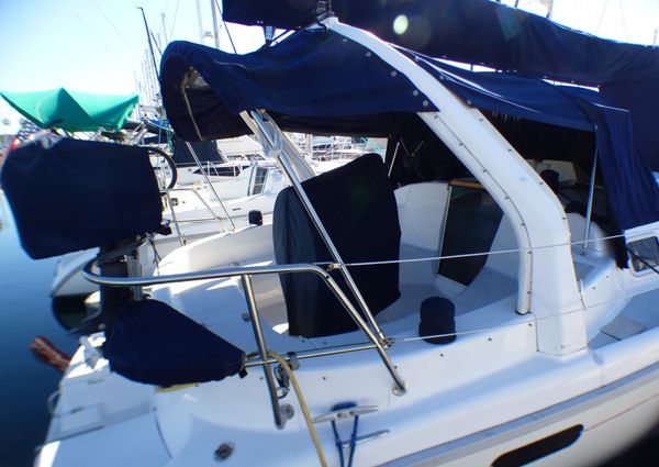 Hunter 34 image