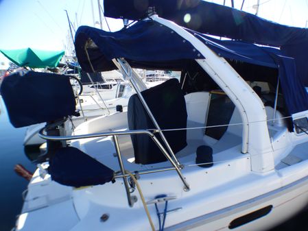 Hunter 34 image