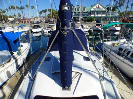 Hunter 34 image