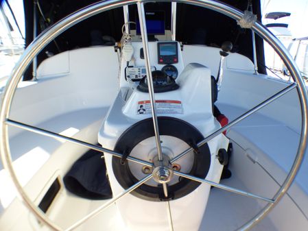 Hunter 34 image