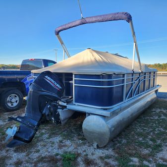 Pontoon 20 image