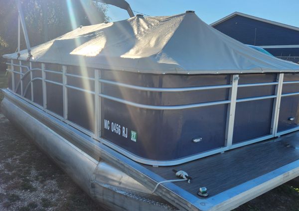 Pontoon 20 image