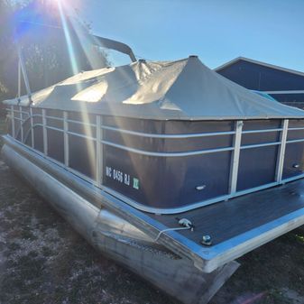 Pontoon 20 image