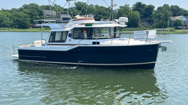 Ranger Tugs 29 Command Bridge 