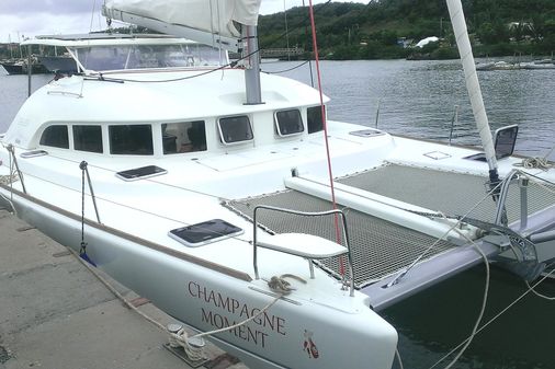 Lagoon 380 image