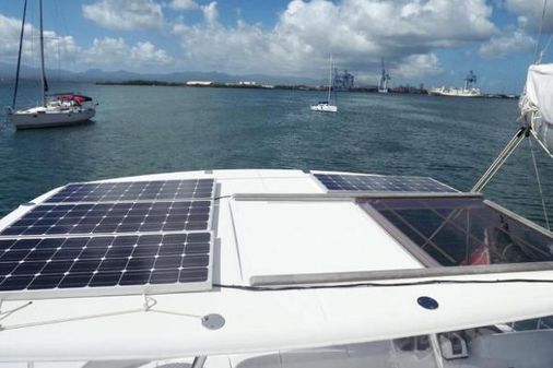 Lagoon 380 image