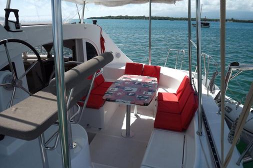 Lagoon 380 image