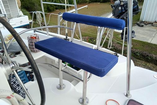 Lagoon 380 image