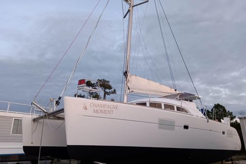 Lagoon 380 image