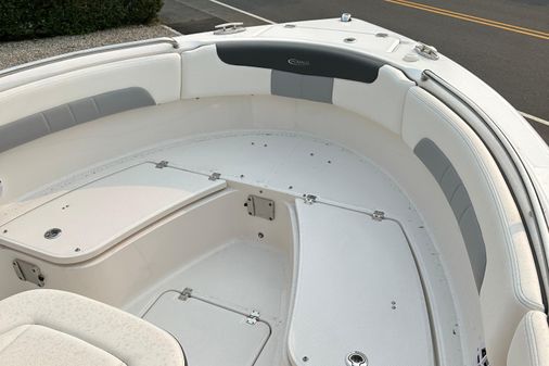 Robalo R222 Explorer image