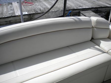 Rinker 342 Fiesta Vee image