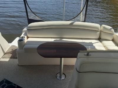 Rinker 342 Fiesta Vee image