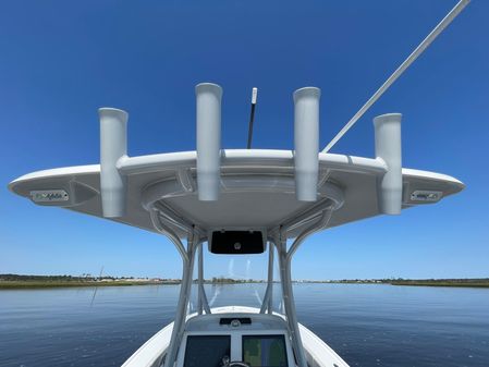 Front Runner 26 Center Console image