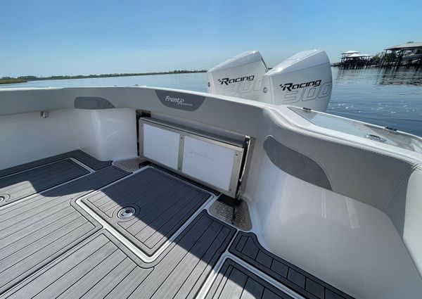 Front Runner 26 Center Console image