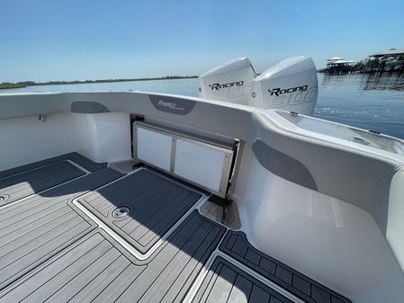 Front Runner 26 Center Console image