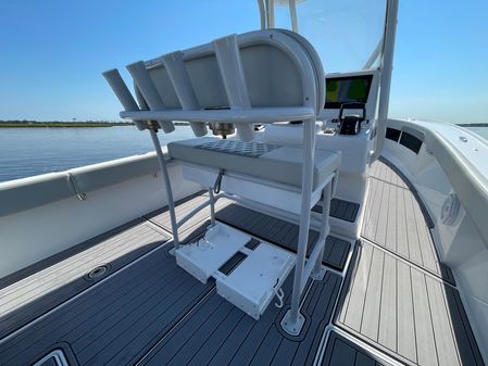 Front Runner 26 Center Console image