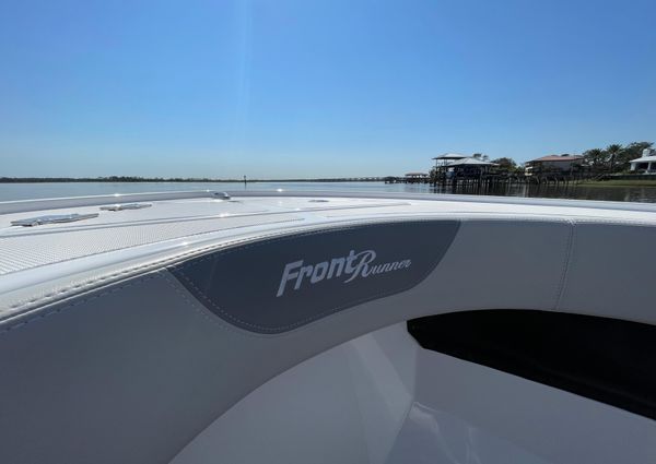 Front Runner 26 Center Console image