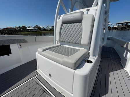 Front Runner 26 Center Console image