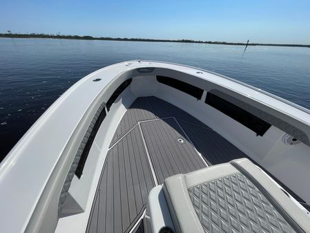 Front Runner 26 Center Console image