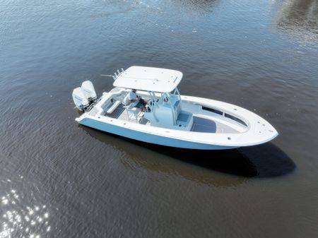 Front Runner 26 Center Console image