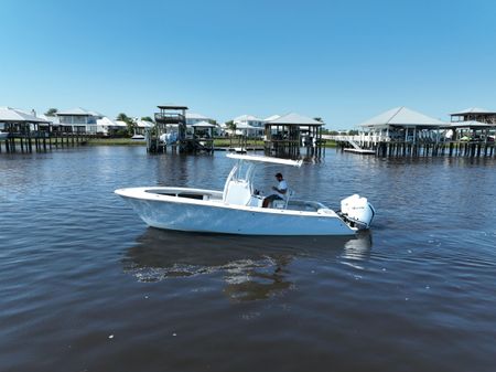 Front Runner 26 Center Console image