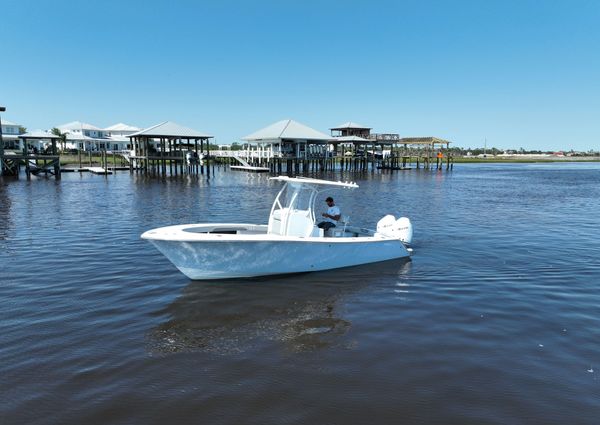 Front Runner 26 Center Console image