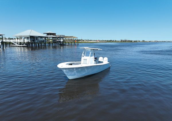 Front Runner 26 Center Console image